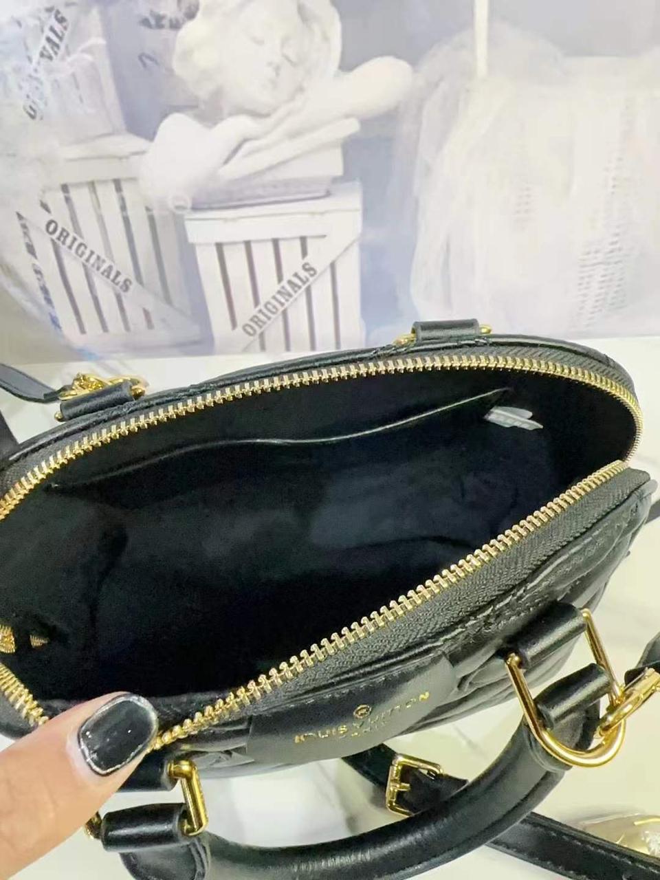 High quality BB shell handbag (Copy A)